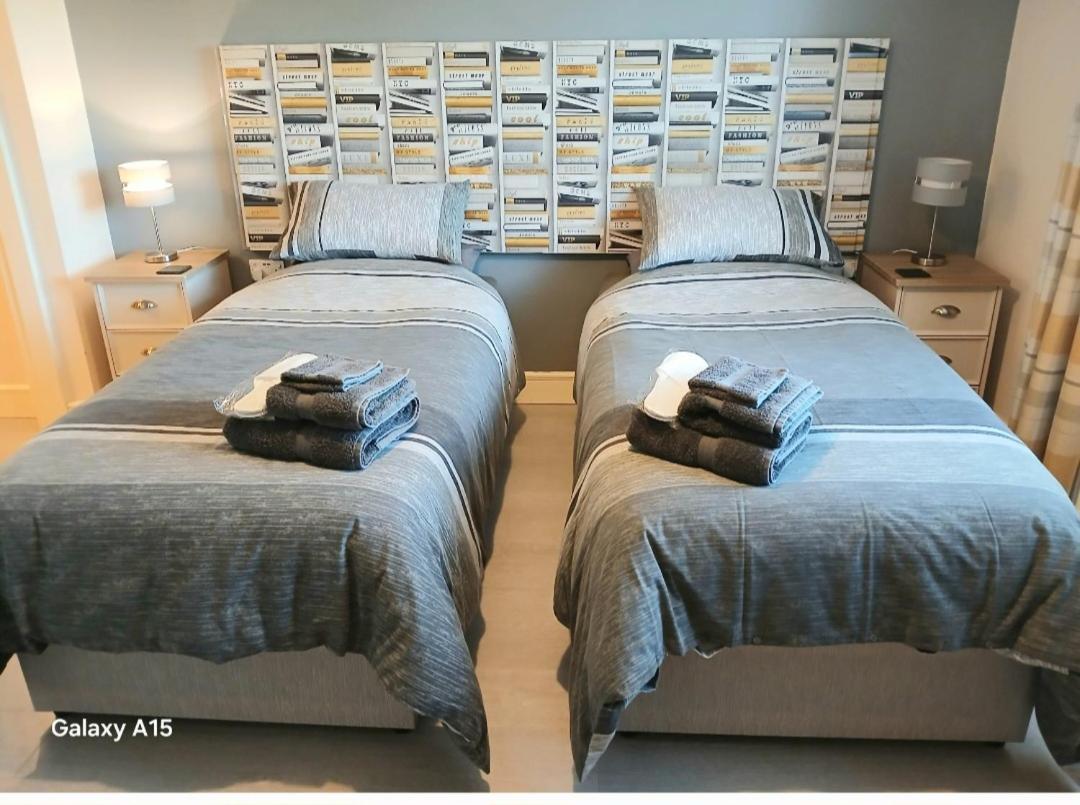 Swift Half Apartment Баликонъл Екстериор снимка